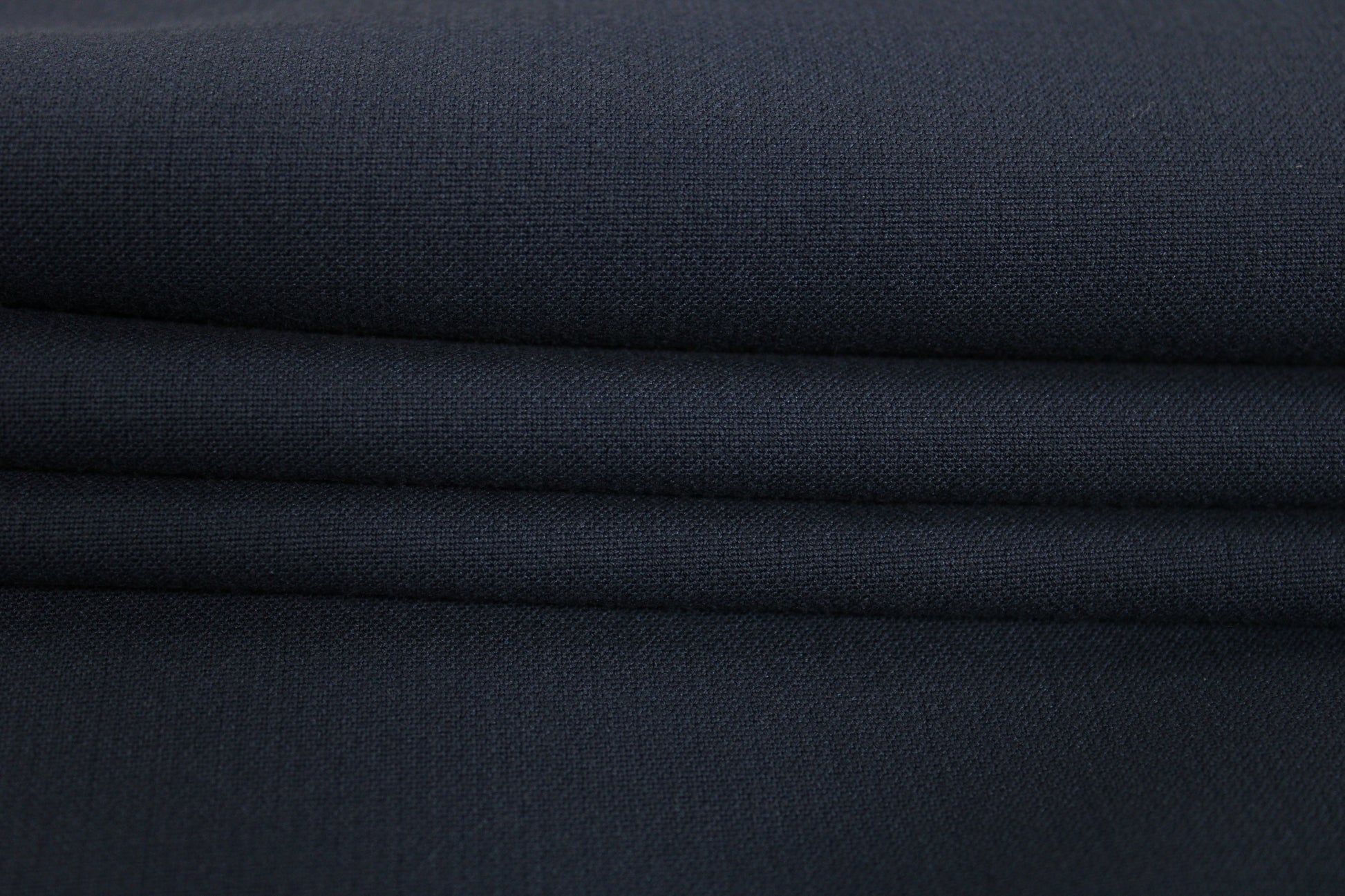 Tissu crêpe lourd - bleu marine - photo 2/4 | So Tissus