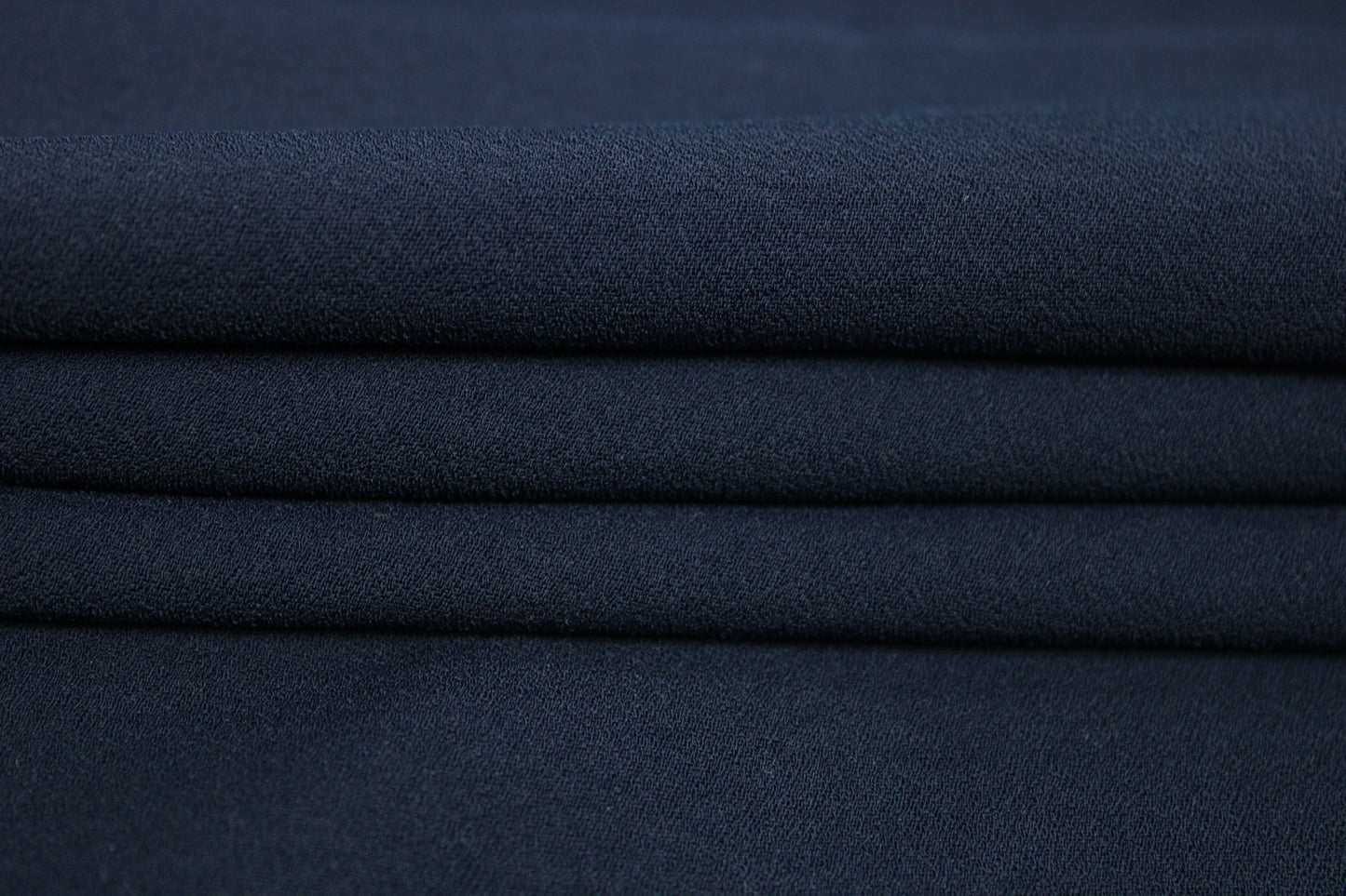 Tissu crêpe japonais stretch - bleu marine - photo 2/4 | So Tissus