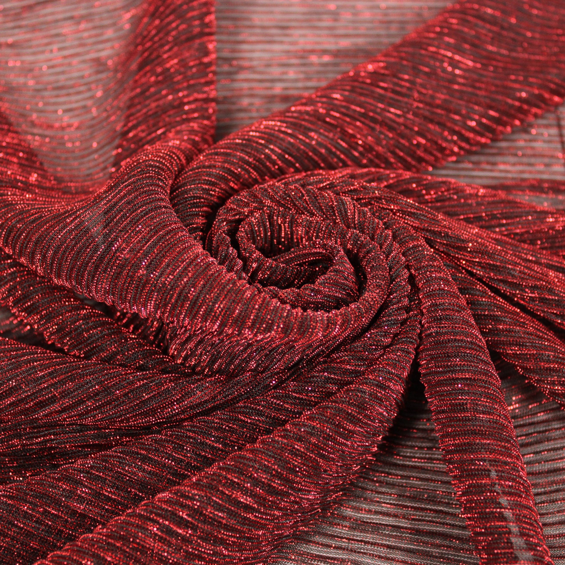 Tissu maille lurex - noir et rouge brillant - photo 1/5 | So Tissus