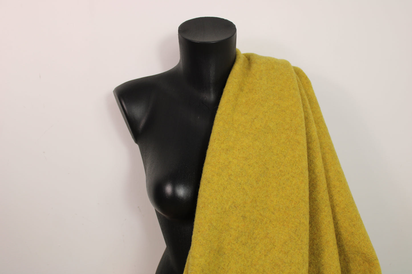 Tissu drap de laine - jaune curry - photo 3/4 | So Tissus