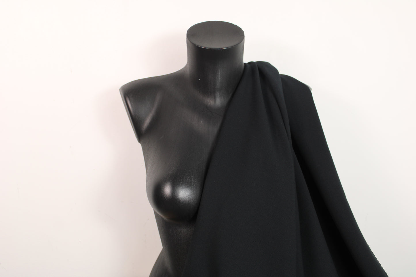Tissu crêpe lourd - noir - photo 3/4 | So Tissus