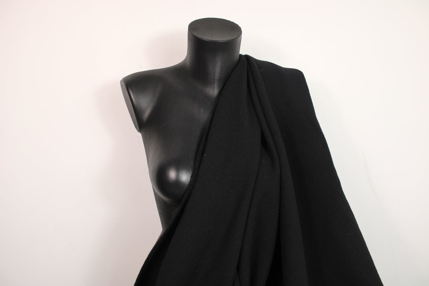 Tissu drap de laine gratté - noir - photo 3/4 | So Tissus
