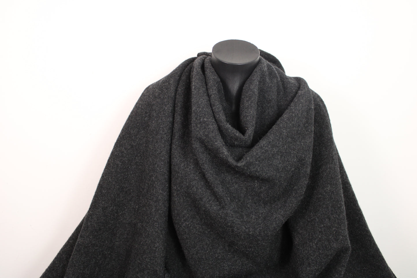 Tissu drap de laine - gris foncé chiné - photo 4/4 | So Tissus