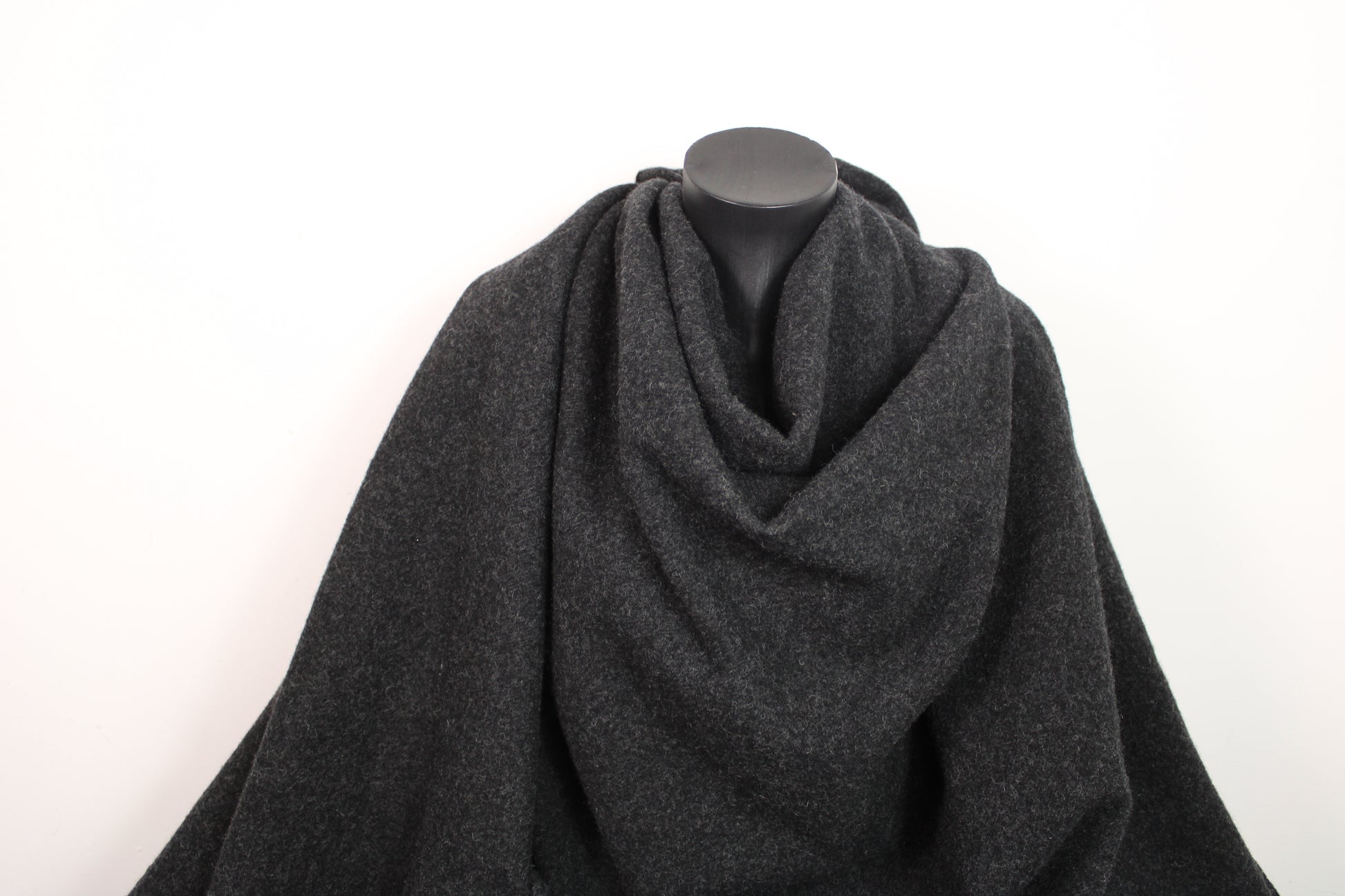 Tissu drap de laine - gris foncé chiné - photo 4/4 | So Tissus