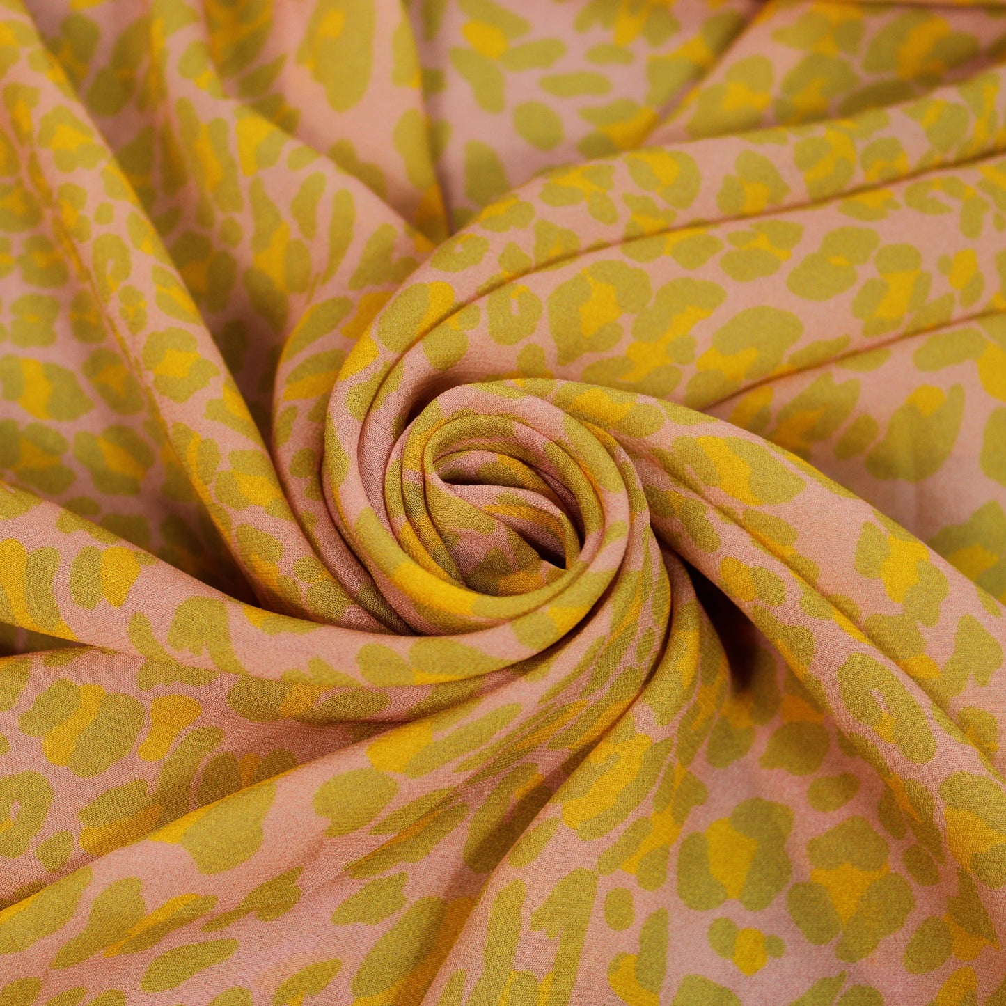 Tissu crêpe georgette  - imprimé tacheté - ton rose - photo 1/5 | So Tissus