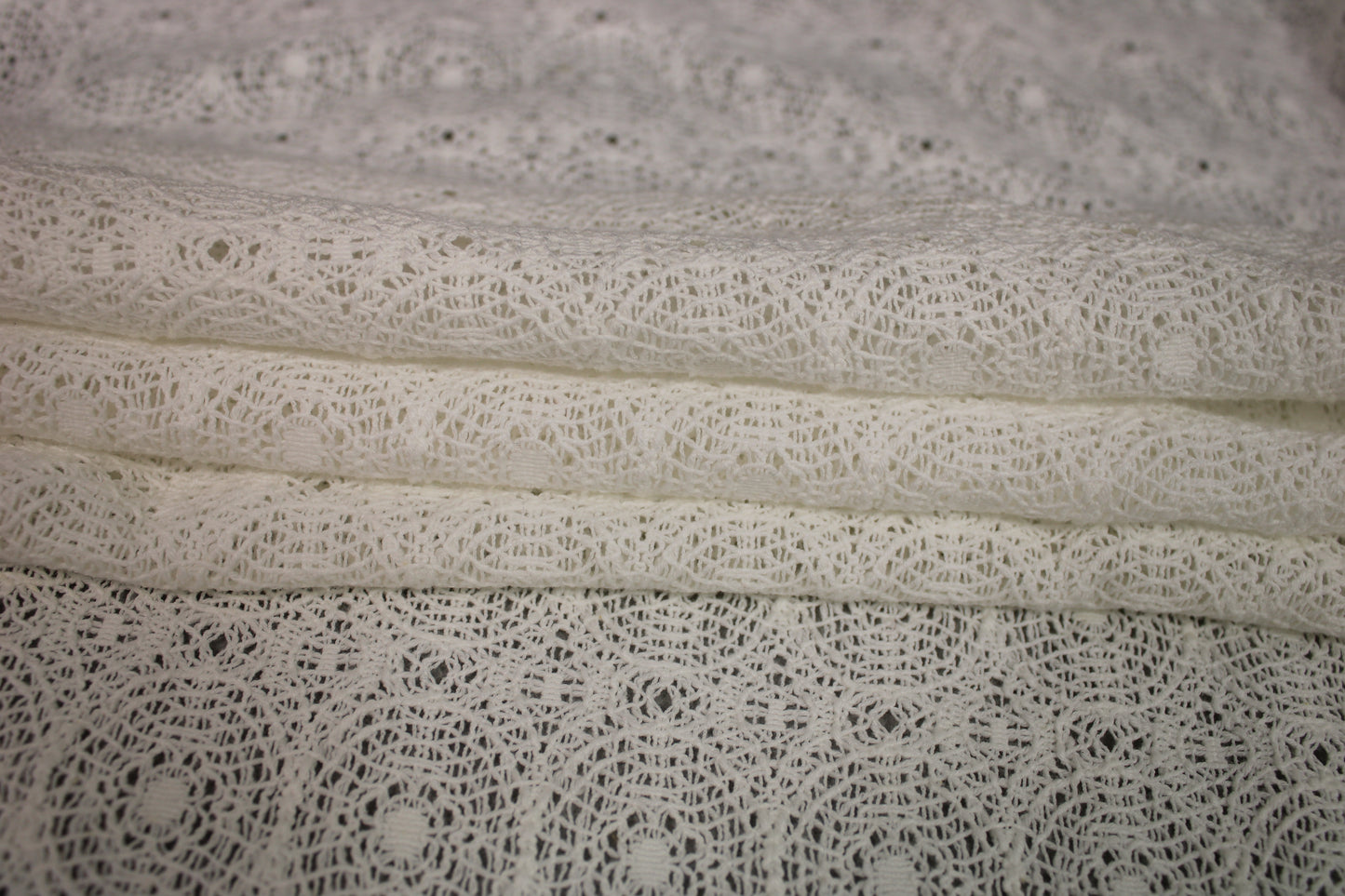 Tissu guipure motif circulaire - blanc - photo 2/4 | So Tissus