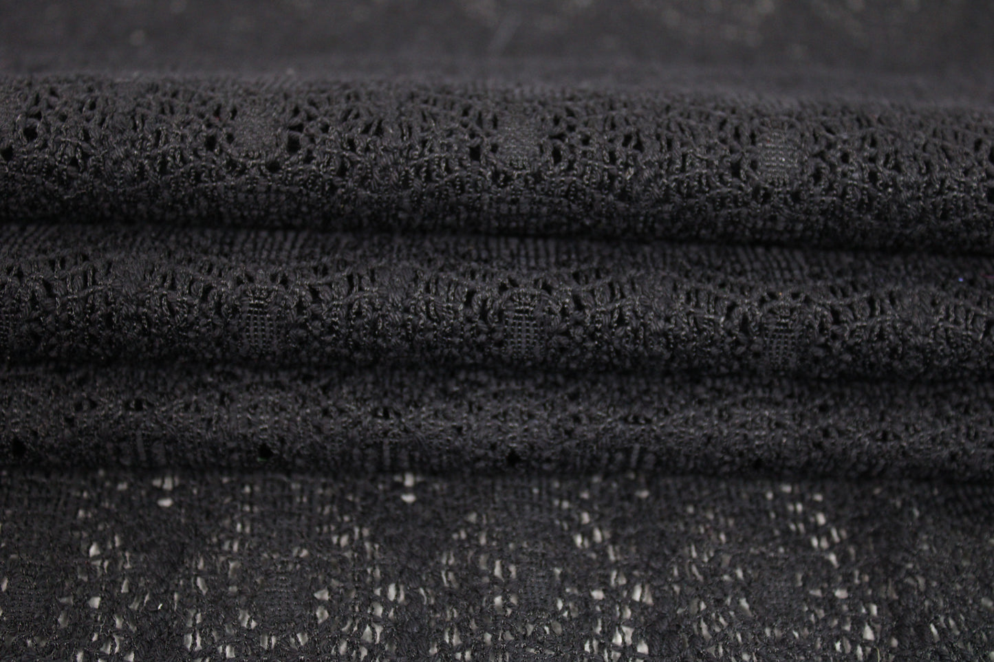 Tissu guipure motif circulaire - noir - photo 2/5 | So Tissus