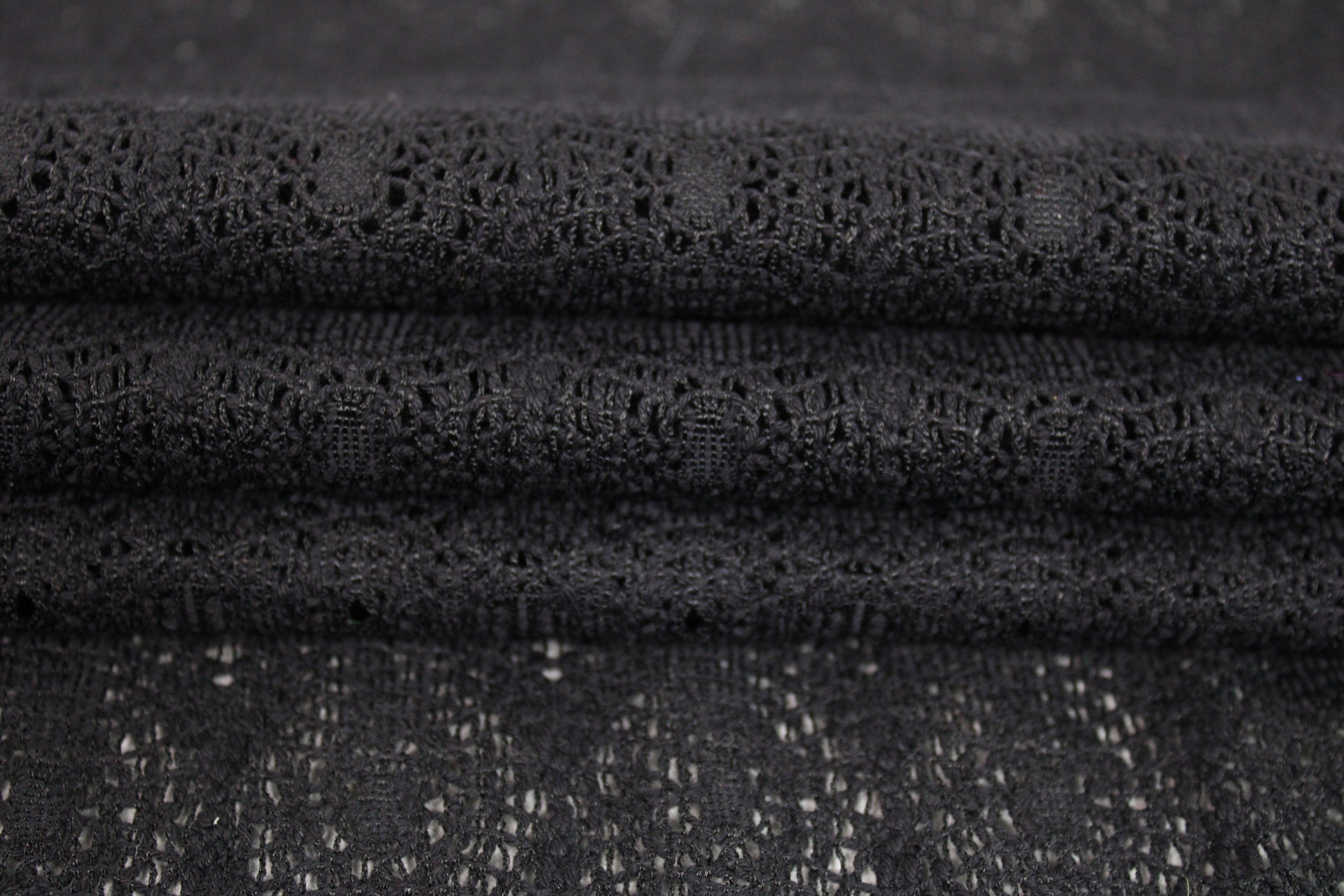 Tissu guipure motif circulaire - noir - photo 2/5 | So Tissus