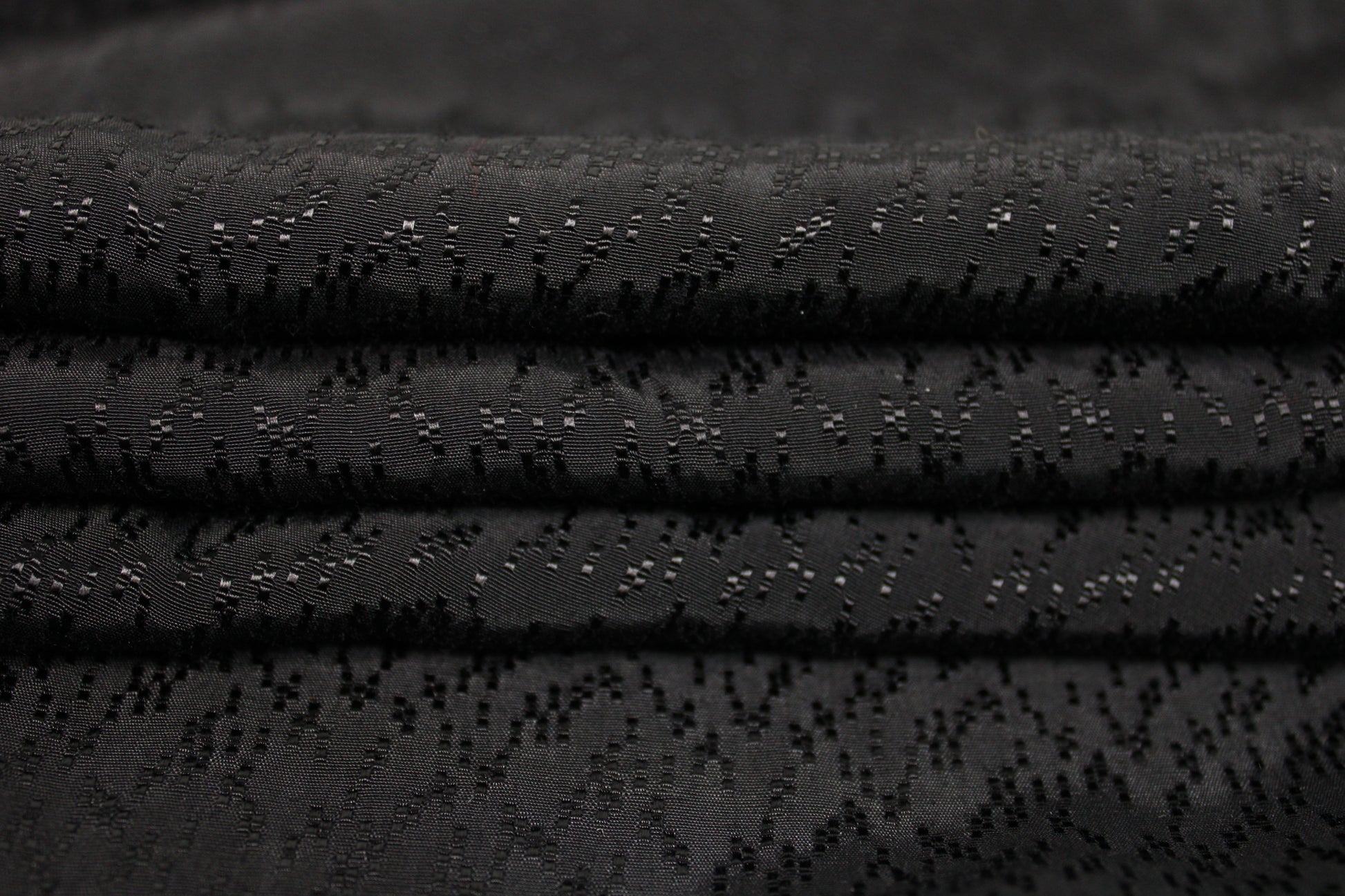 Tissu viscose - effet brodé - noir - photo 2/4 | So Tissus