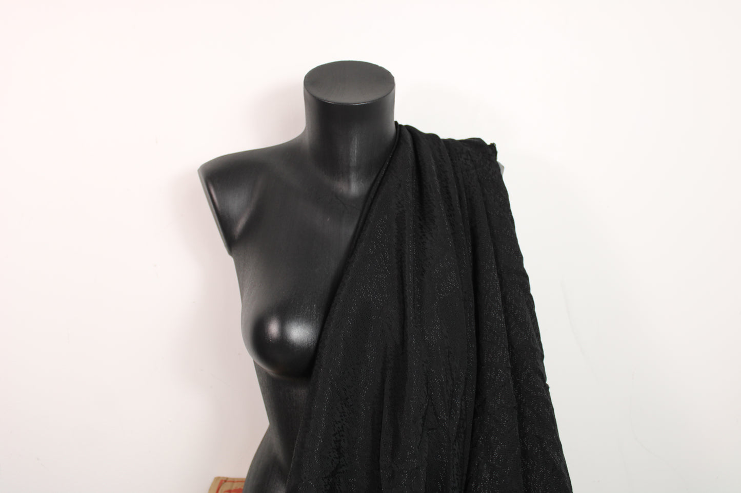 Tissu viscose - effet brodé - noir - photo 3/4 | So Tissus