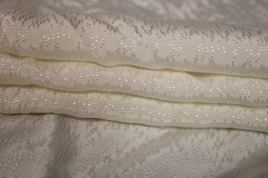 Tissu viscose - effet brodé - blanc cassé - photo 2/4 | So Tissus