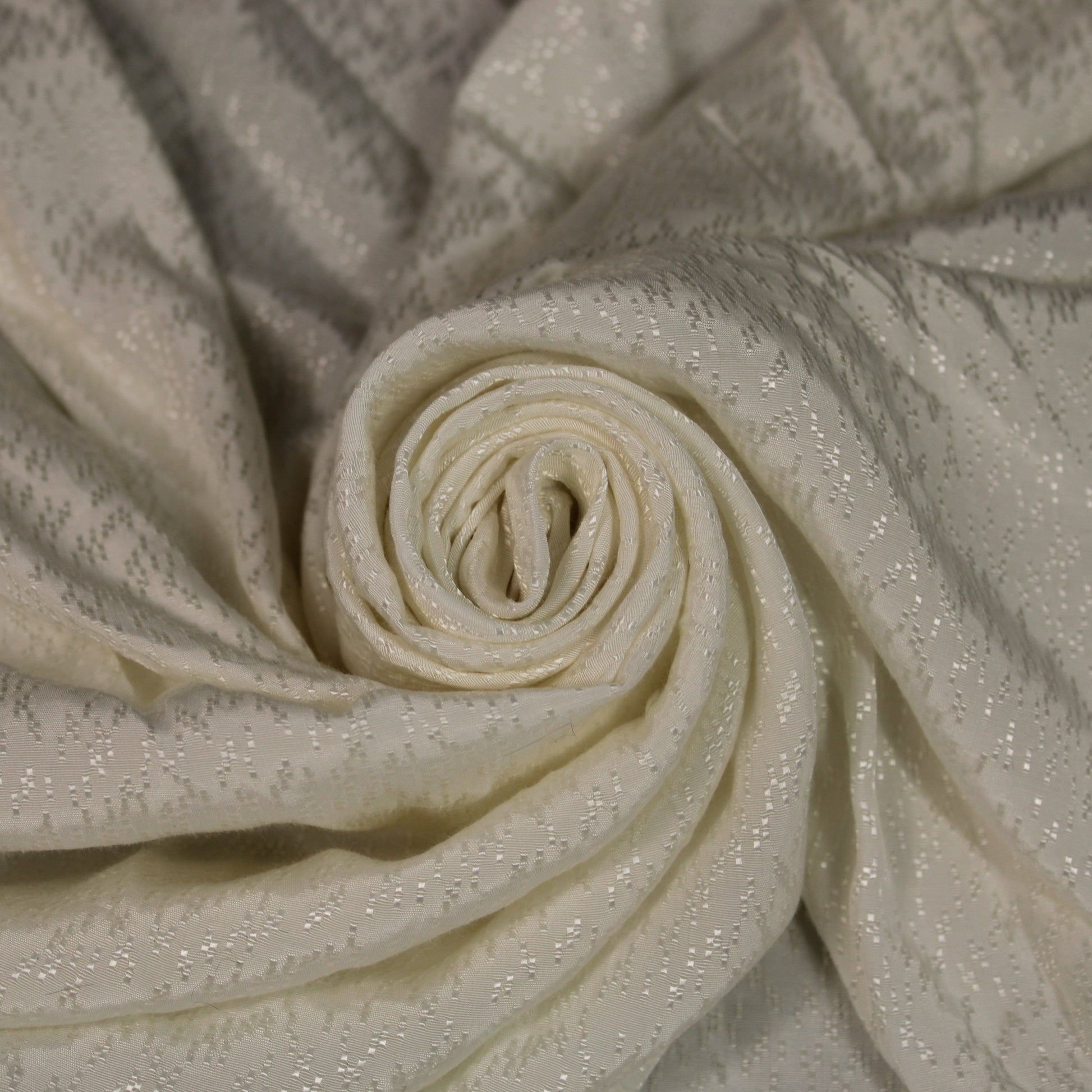 Tissu viscose - effet brodé - blanc cassé - photo 1/4 | So Tissus
