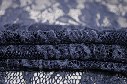 Tissu dentelle bistretch - bleu marine - photo 2/4 | So Tissus