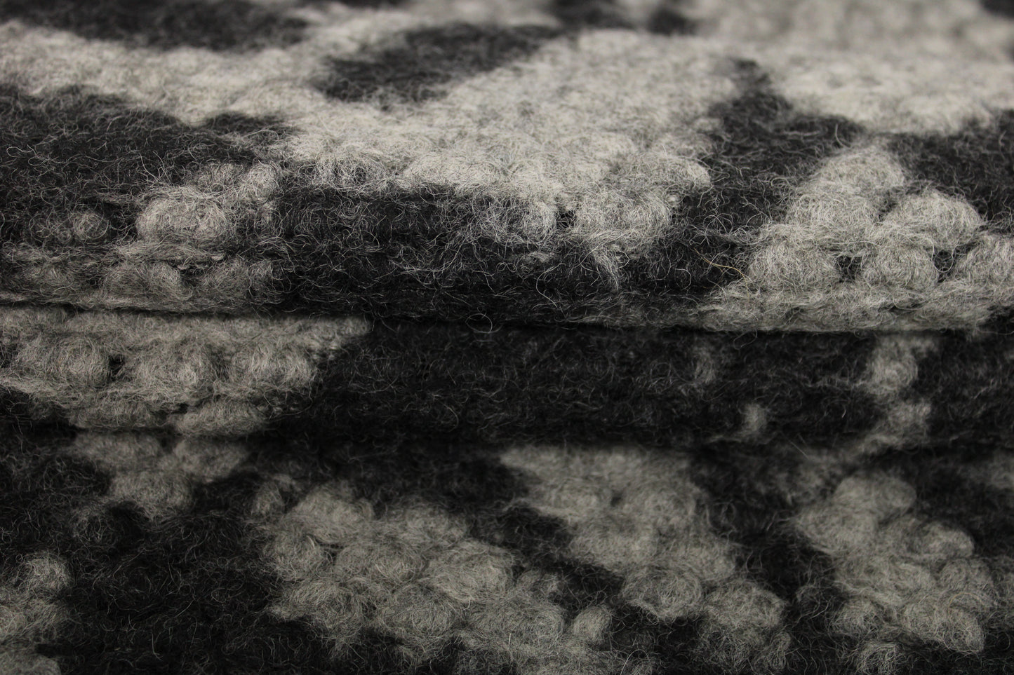 Tissu laine bouclette - noir et gris - photo 2/5 | So Tissus