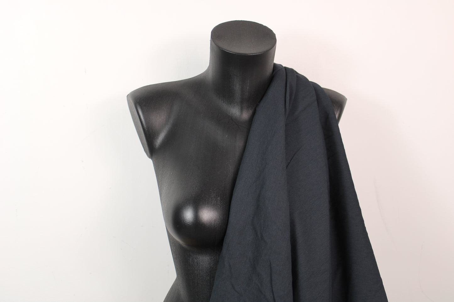 Tissu twill viscose - gris bleu foncé - photo 3/4 | So Tissus
