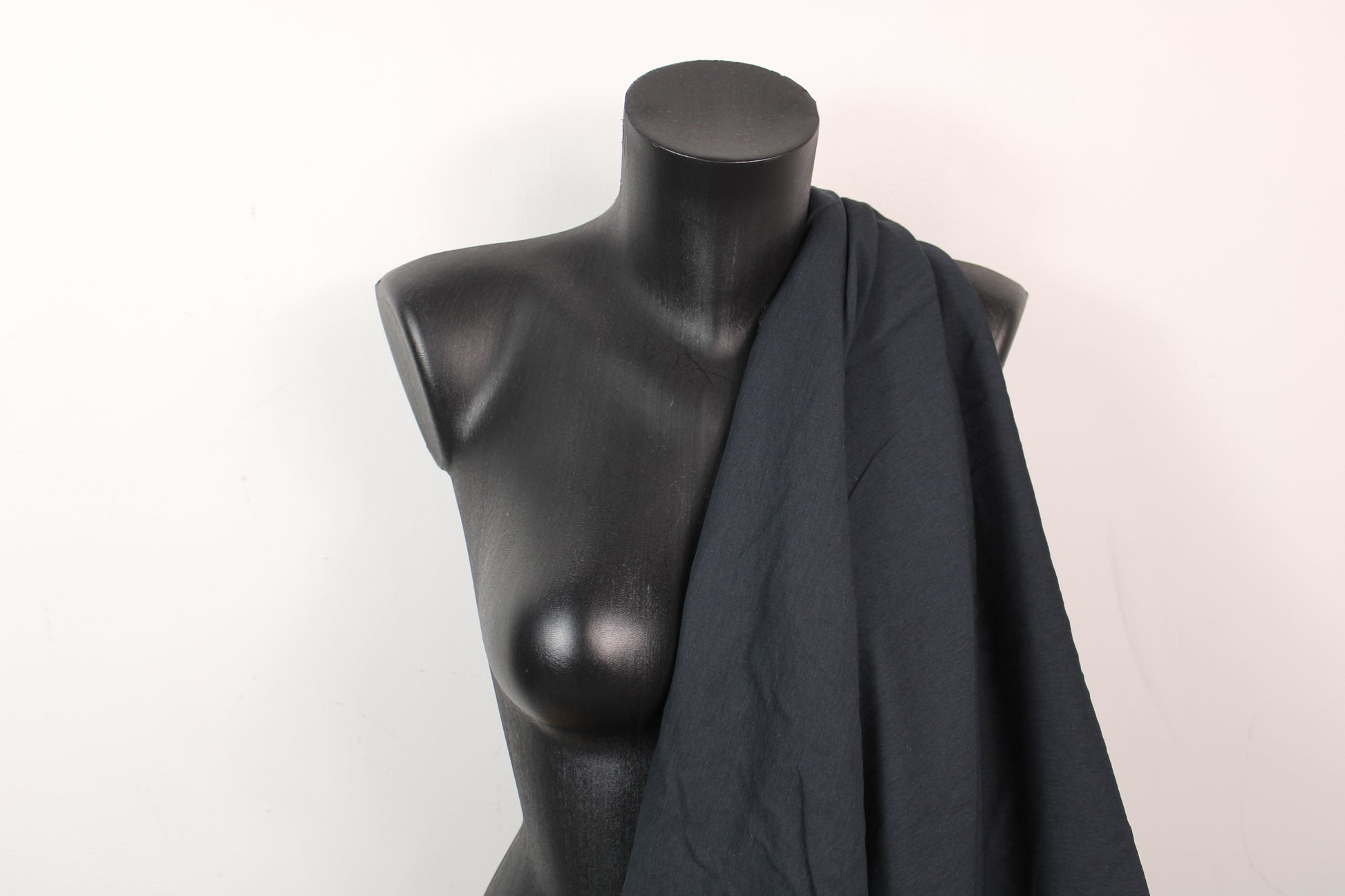 Tissu twill viscose - gris bleu foncé - photo 3/4 | So Tissus