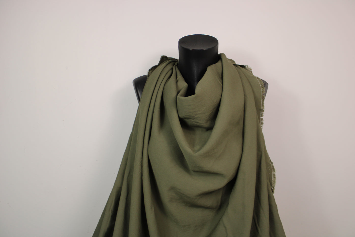 Tissu twill viscose - kaki - photo 4/4 | So Tissus