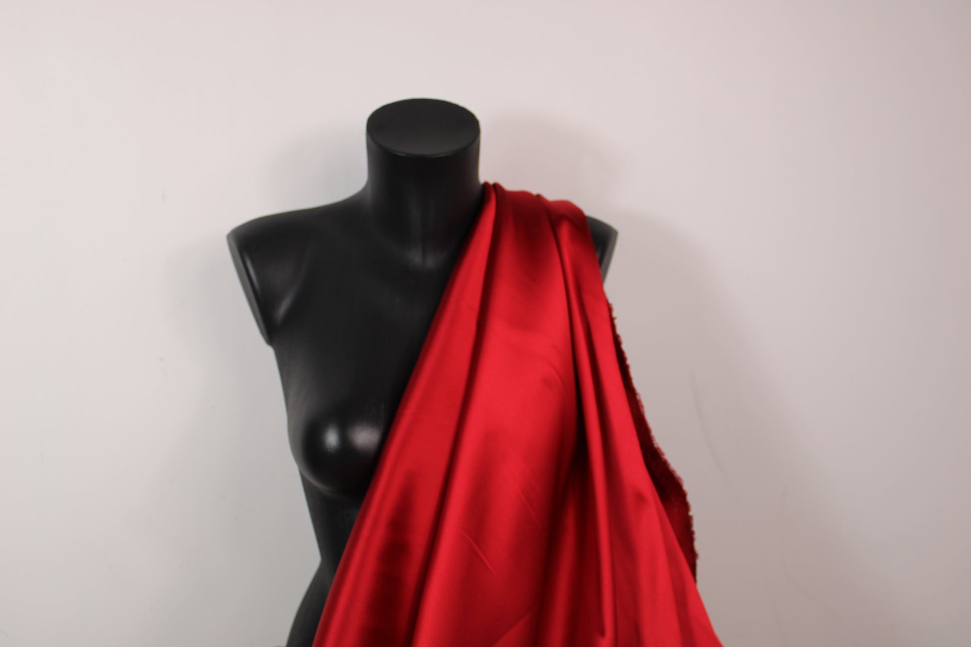 Tissu double satin - rouge - photo 3/4 | So Tissus