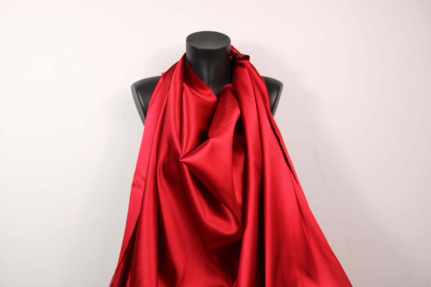 Tissu double satin - rouge - photo 4/4 | So Tissus
