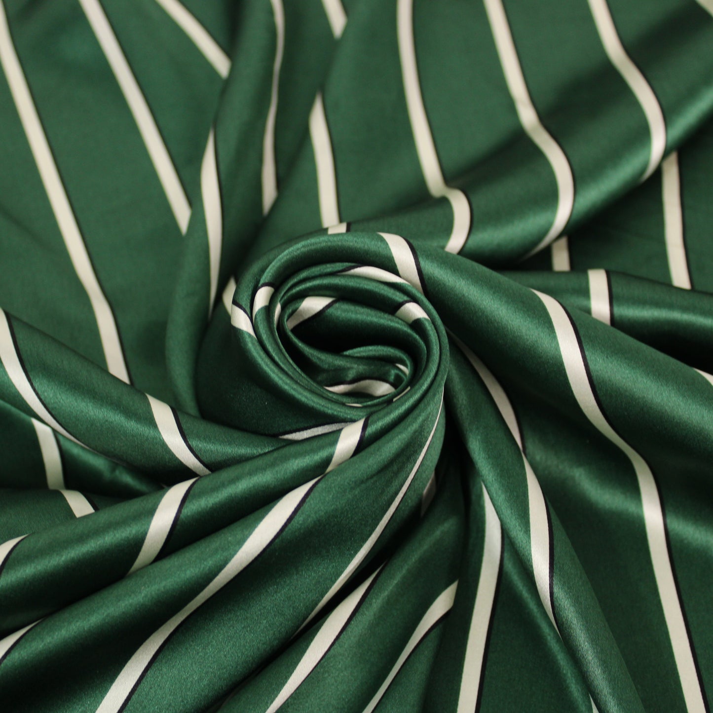 Tissu satin de soie - à rayures - vert et blanc - photo 1/5 | So Tissus