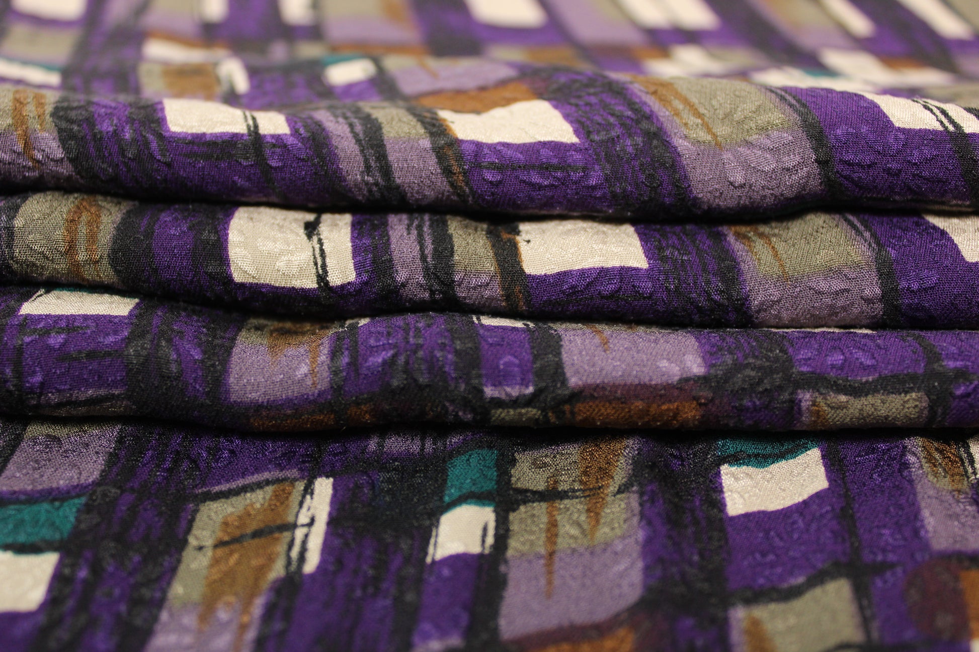 Tissu crêpe de soie 100% - imprimé géométrique - ton violet - photo 2/5 | So Tissus