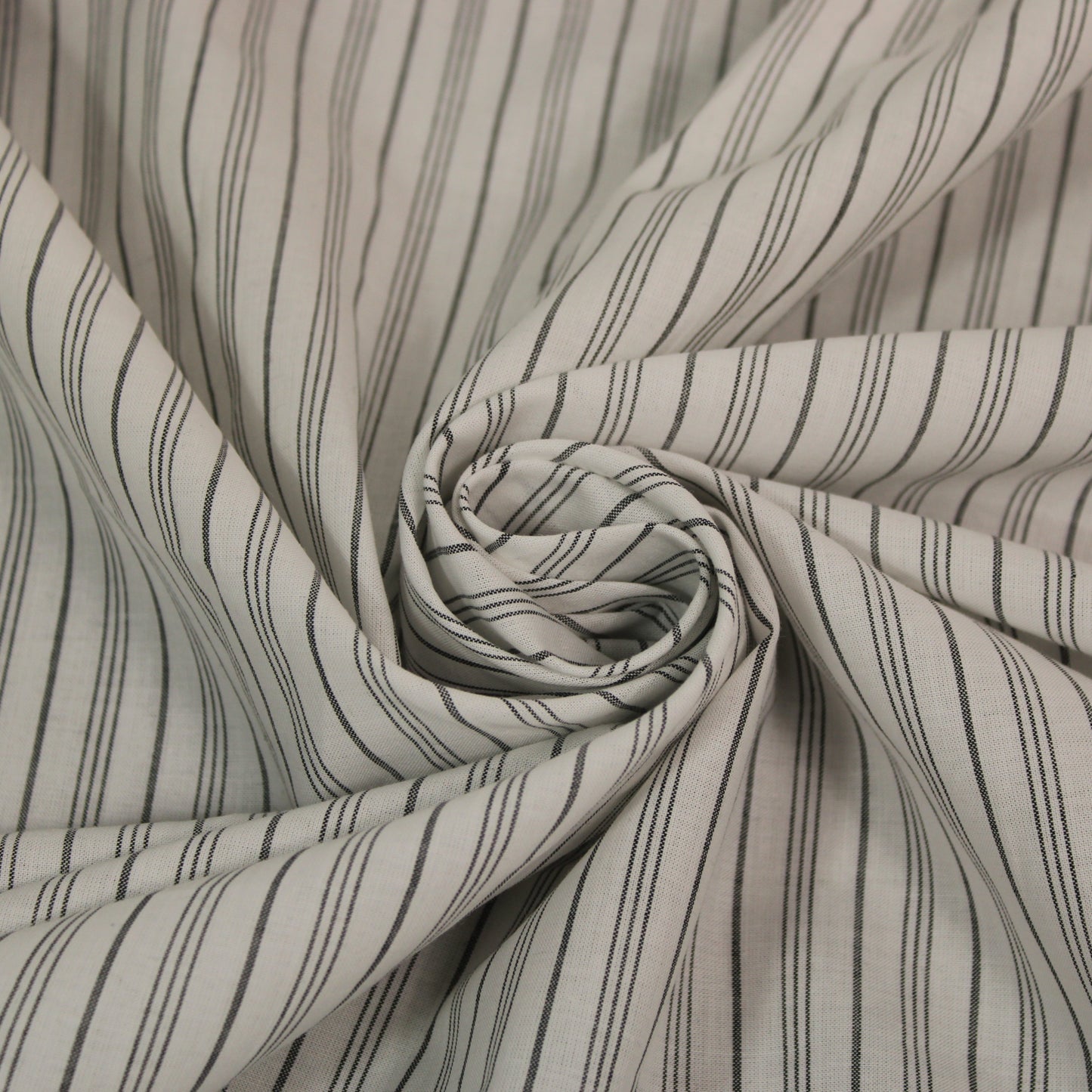 Tissu popeline de coton - à rayures - blanc et gris - photo 1/5 | So Tissus