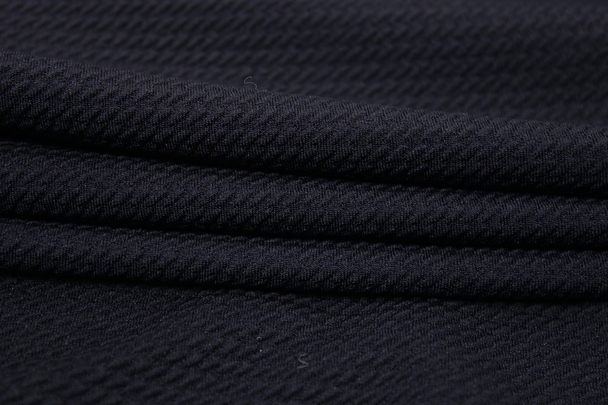Tissu crêpe gaufré - bleu marine - photo 2/4 | So Tissus