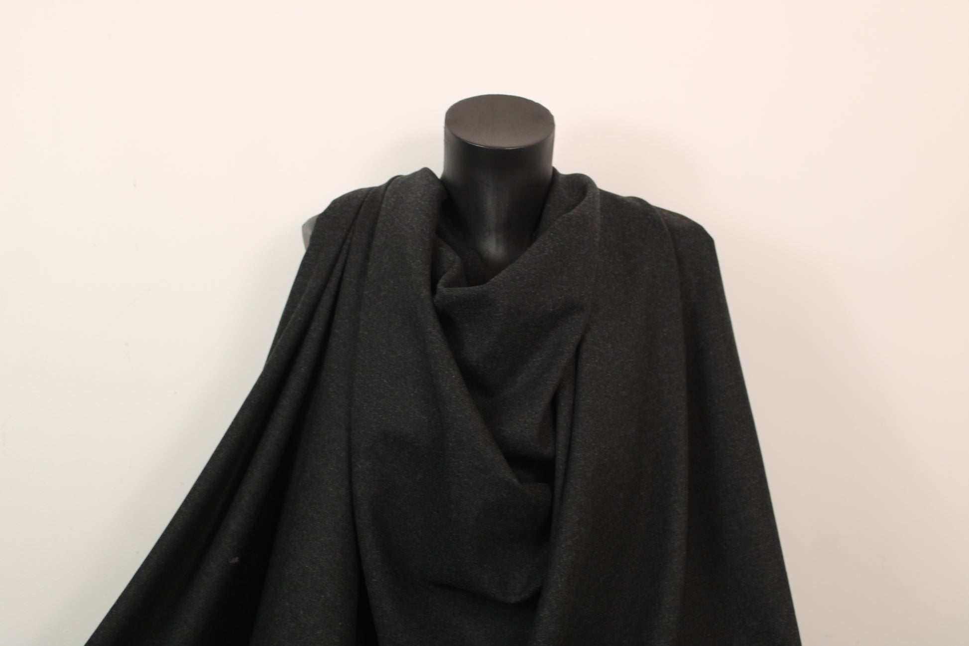 Tissu flanelle de laine - gris anthracite - photo 4/4 | So Tissus