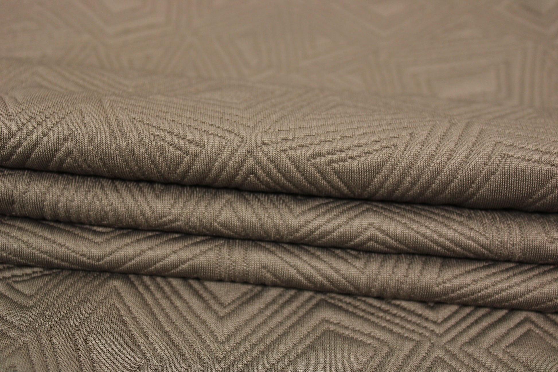 Tissu maille gaufré - marron glacé - photo 2/4 | So Tissus