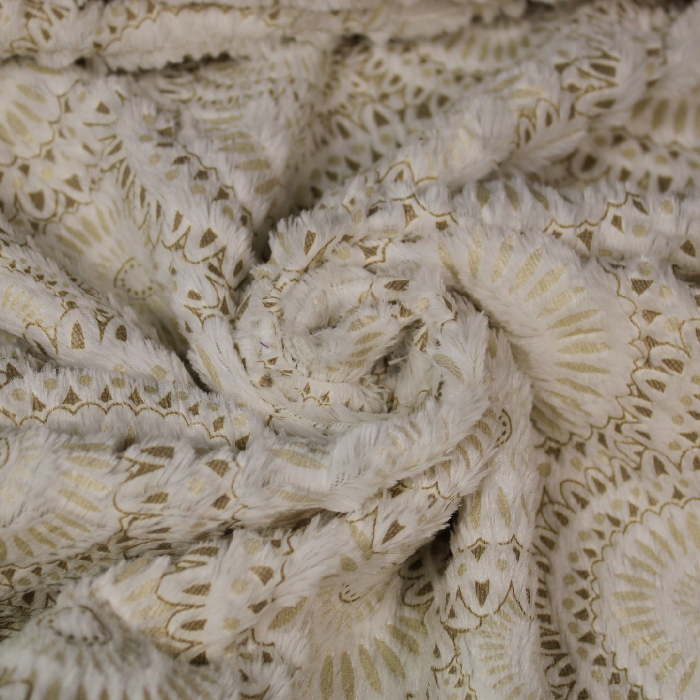 Tissu fausse fourrure  - blanc et beige - imprimé attrape rêve - photo 1/4 | So Tissus