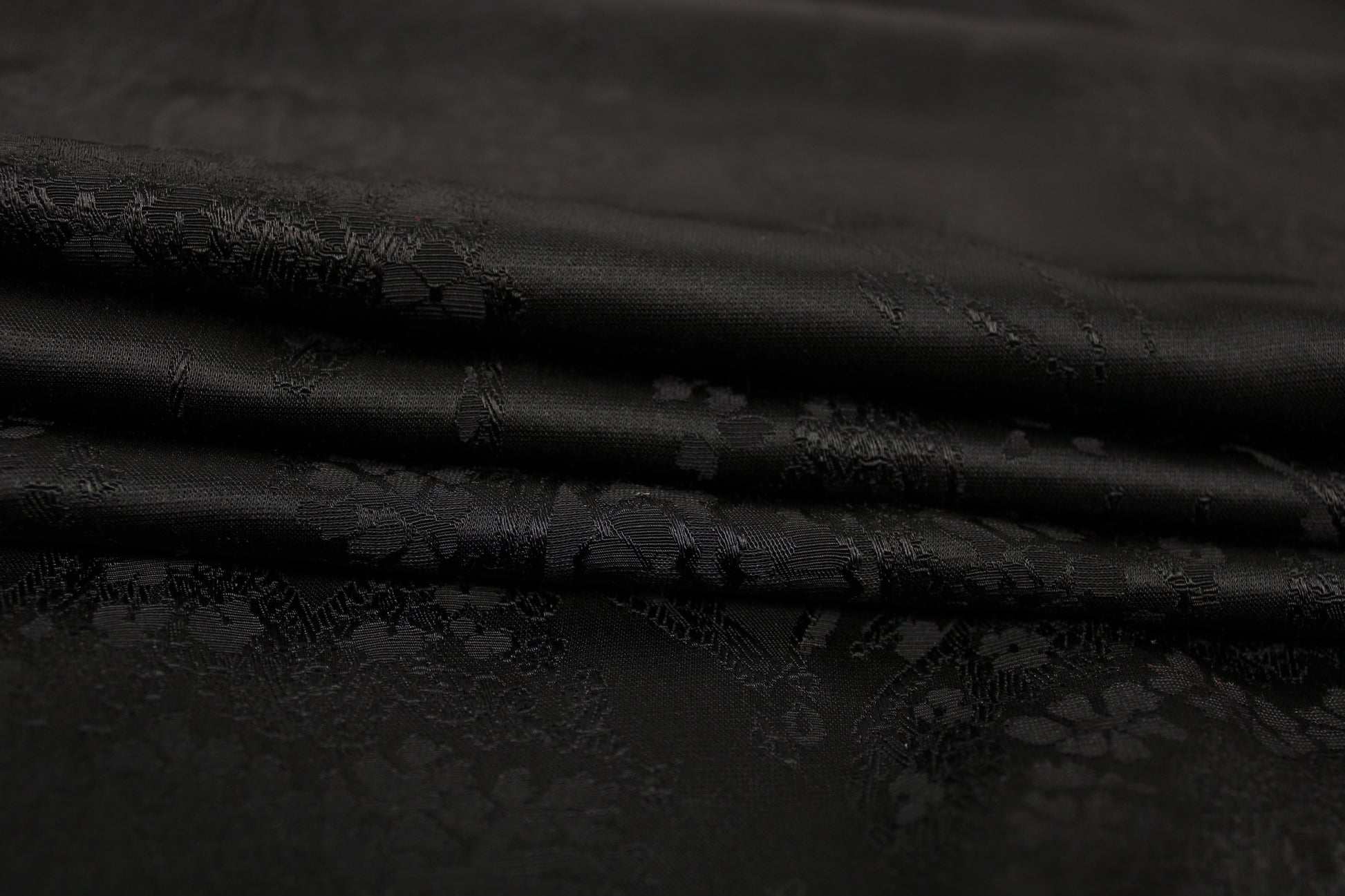 Tissu satin de soie - motif cachemire - noir - photo 2/4 | So Tissus