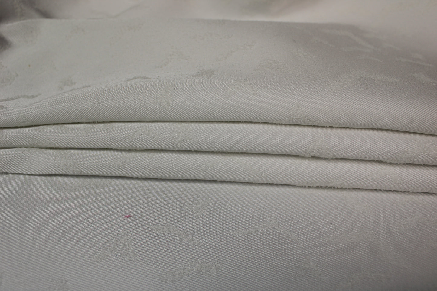 Tissu brocart motif chauve-souris - blanc - photo 2/4 | So Tissus