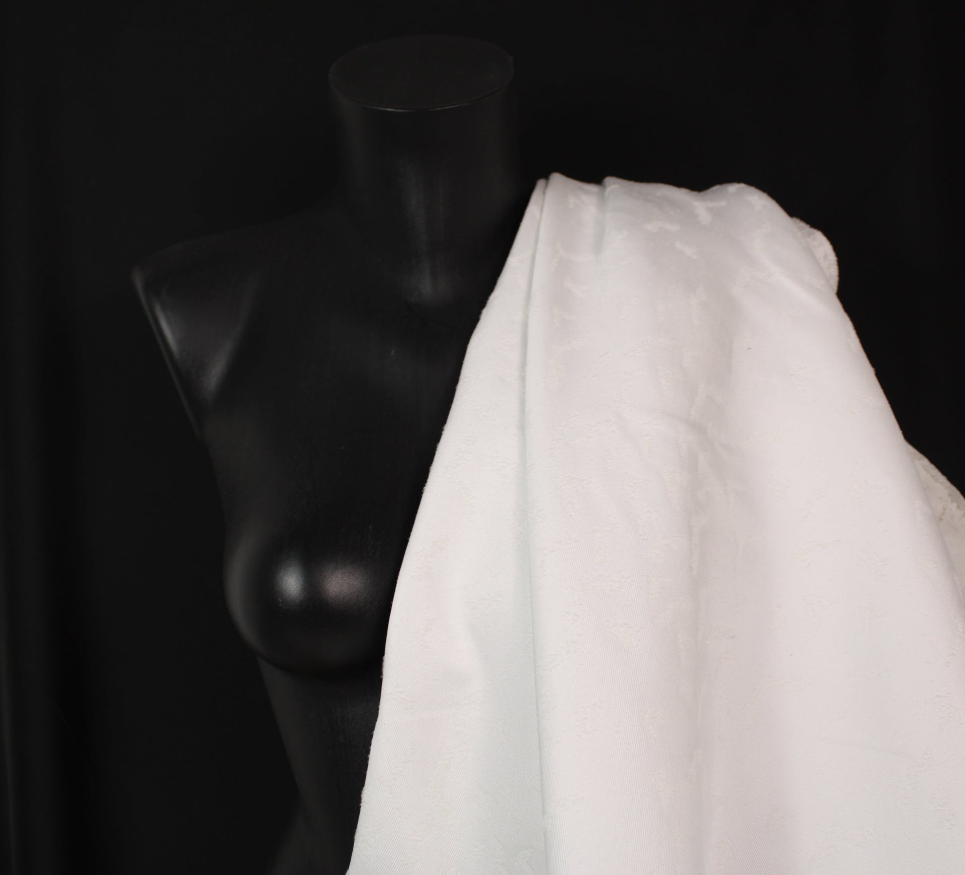 Tissu brocart motif chauve-souris - blanc - photo 3/4 | So Tissus