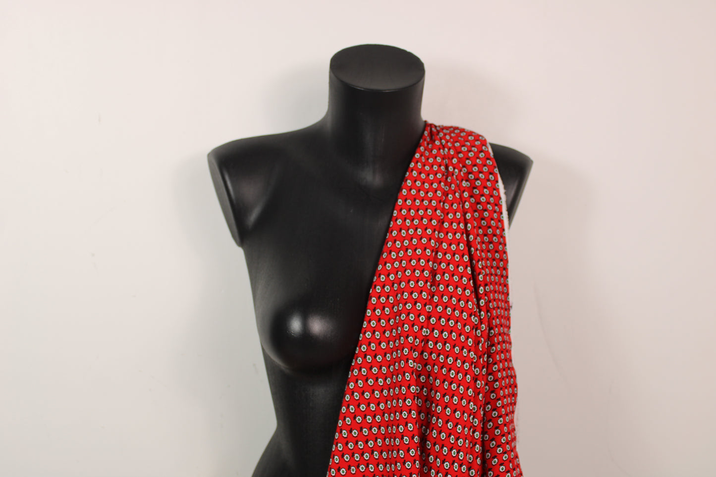 Tissu crêpe viscose - motif fleuri - rouge - photo 3/4 | So Tissus