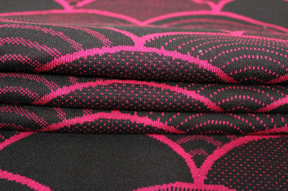 Tissu maille - imprimé écaille - magenta et noir - photo 2/4 | So Tissus