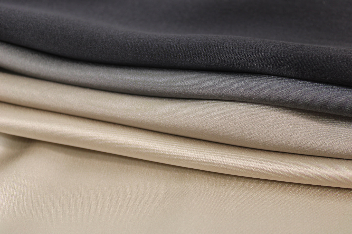 Tissu satin de soie - imprimé dégradé - noir, gris, beige et écru - photo 2/4 | So Tissus