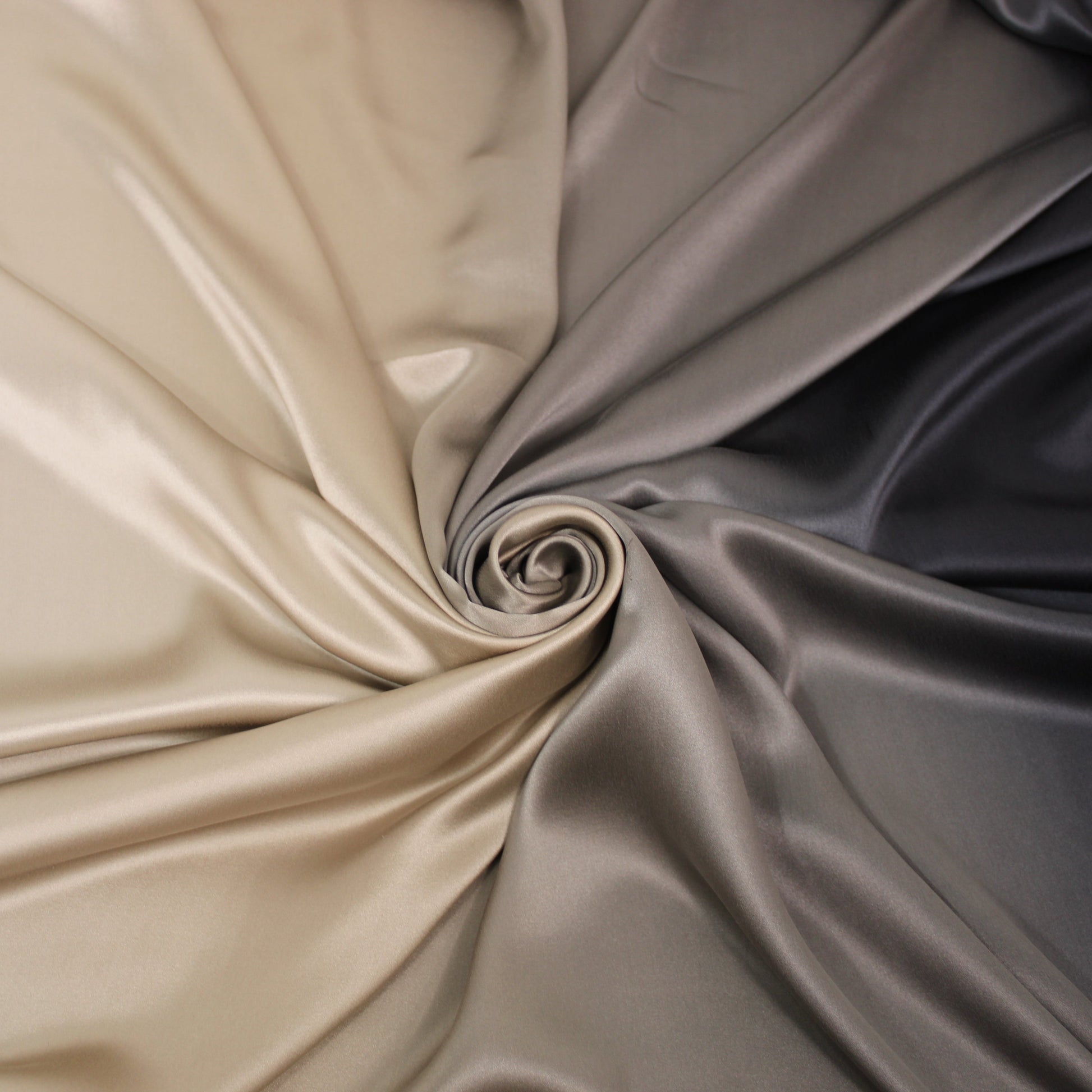 Tissu satin de soie - imprimé dégradé - noir, gris, beige et écru - photo 1/4 | So Tissus