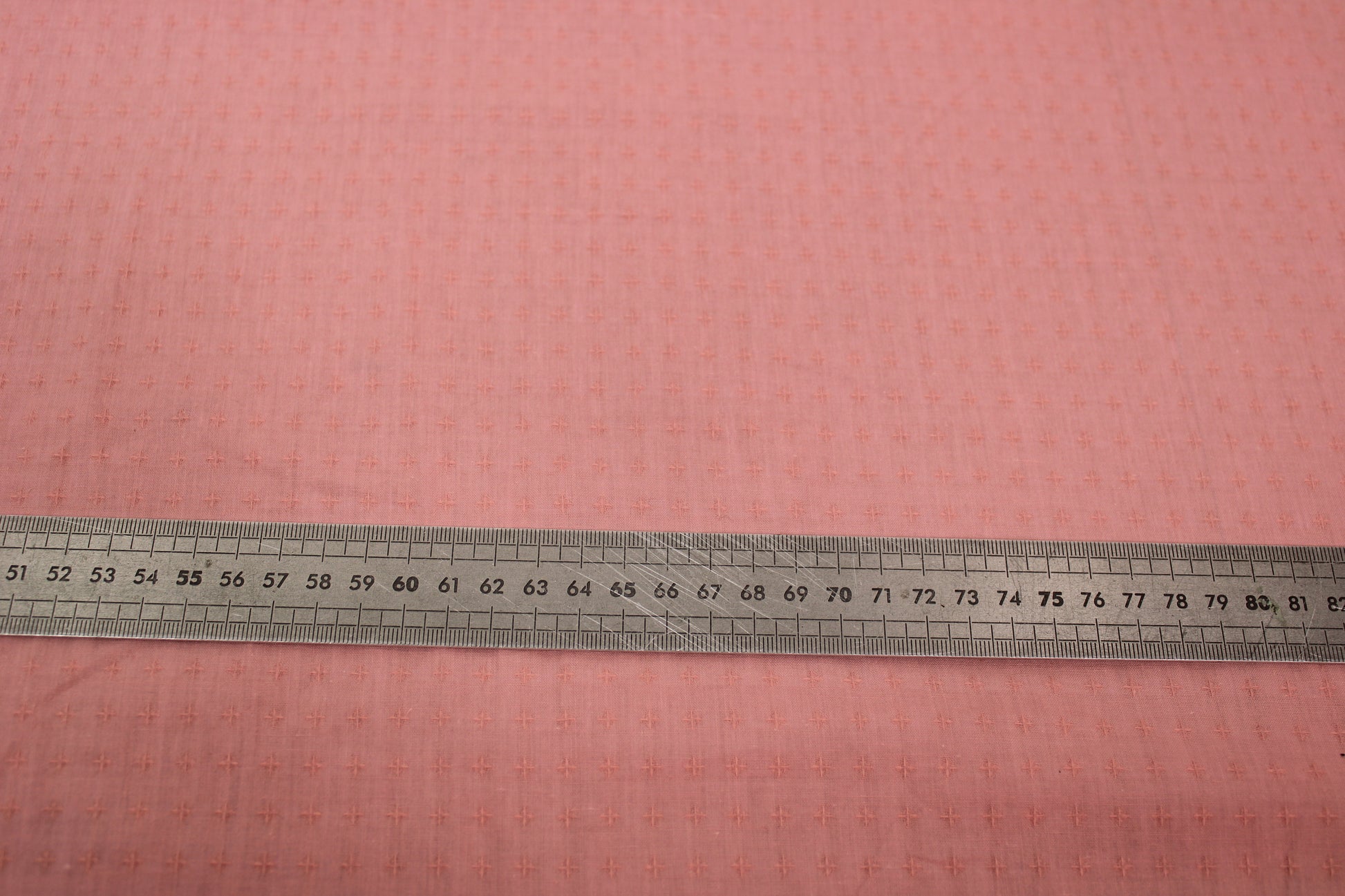Tissu broderie anglaise - saumon - photo 5/5 | So Tissus