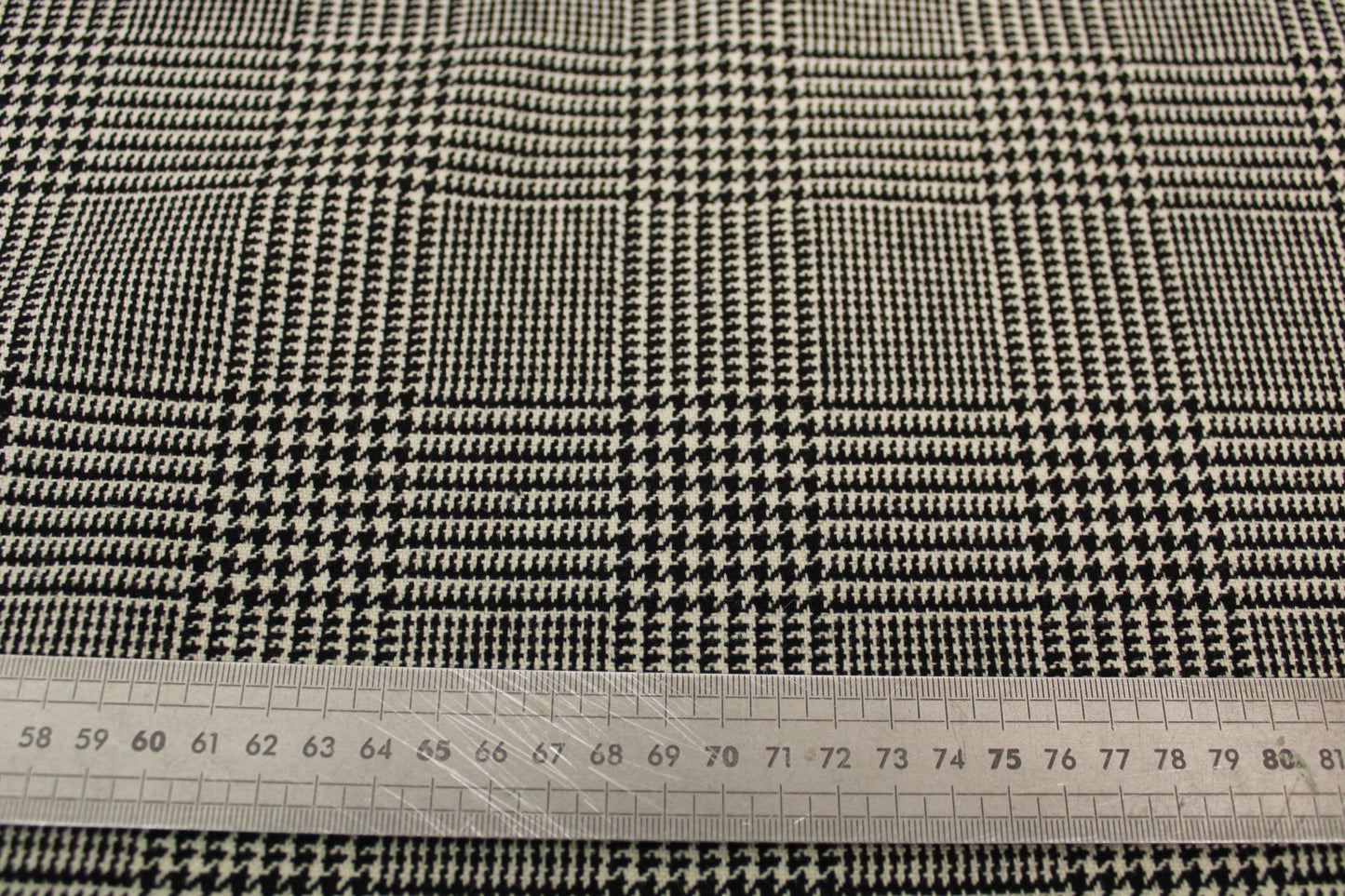 Tissu laine - prince de galles - noir et blanc - photo 5/5 | So Tissus