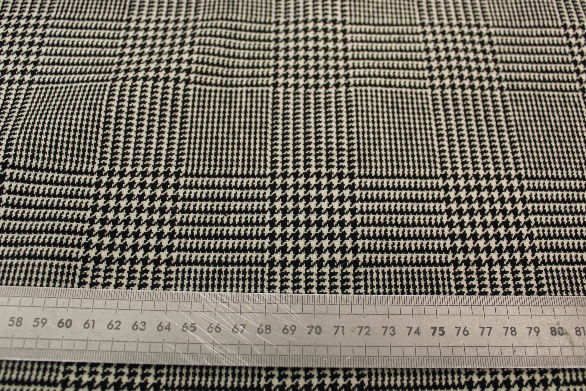 Tissu laine - prince de galles - noir et blanc - photo 5/5 | So Tissus