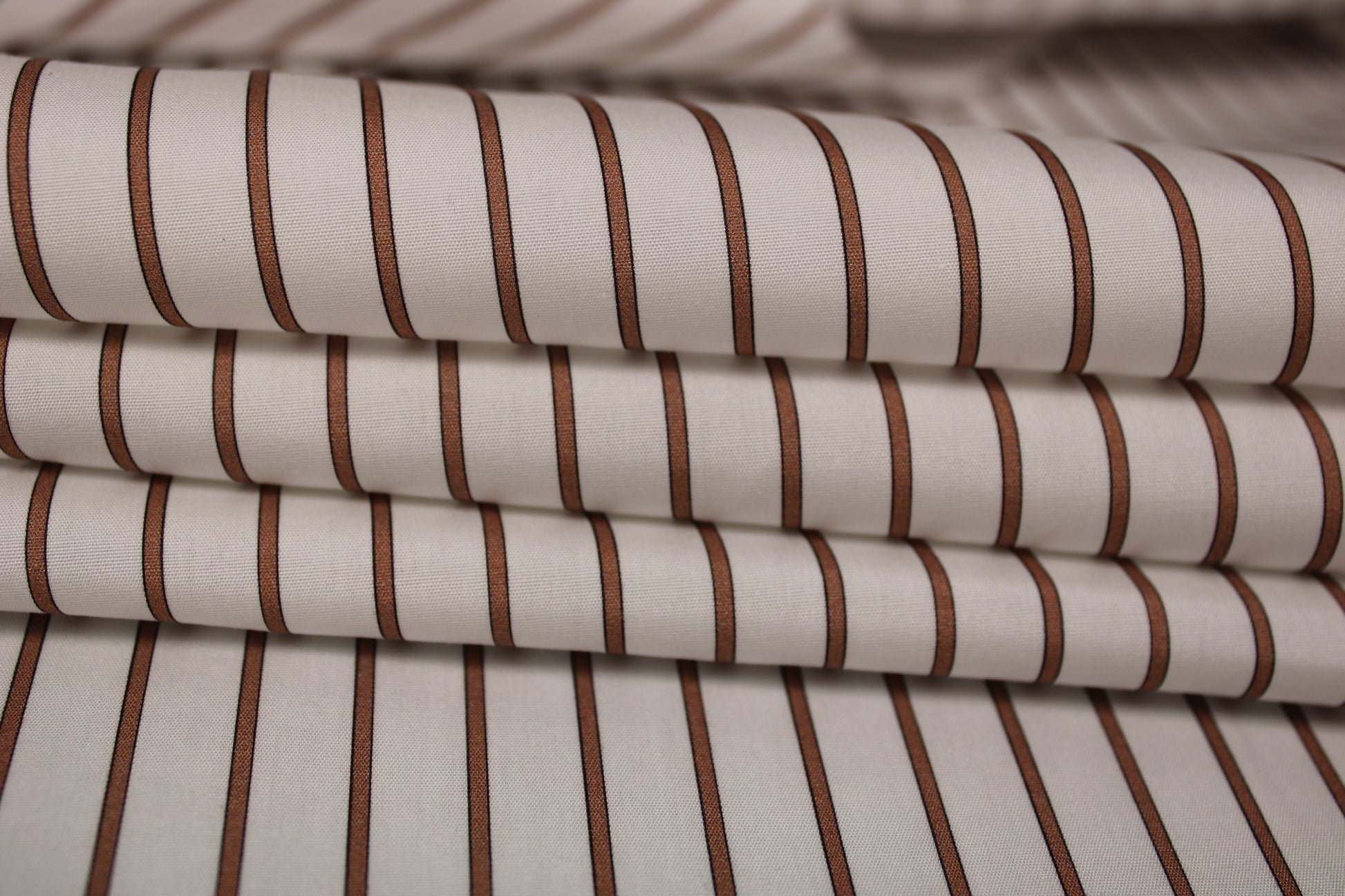 Tissu popeline coton - à rayures - blanc et marron clair - photo 2/5 | So Tissus