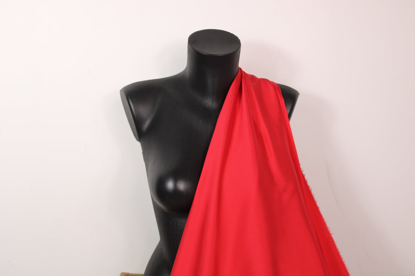 Tissu twill de soie stretch - rouge - photo 3/4 | So Tissus