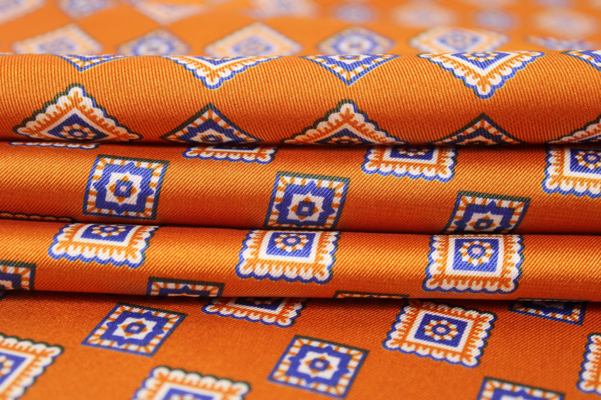 Tissu twill  - imprimé petit carré - orange et bleu - photo 2/5 | So Tissus