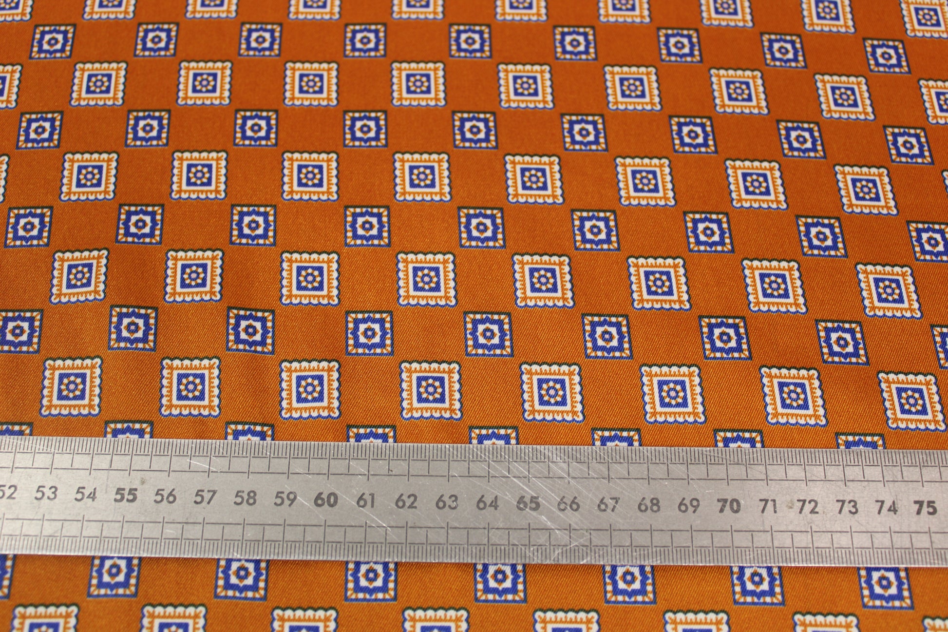 Tissu twill  - imprimé petit carré - orange et bleu - photo 5/5 | So Tissus