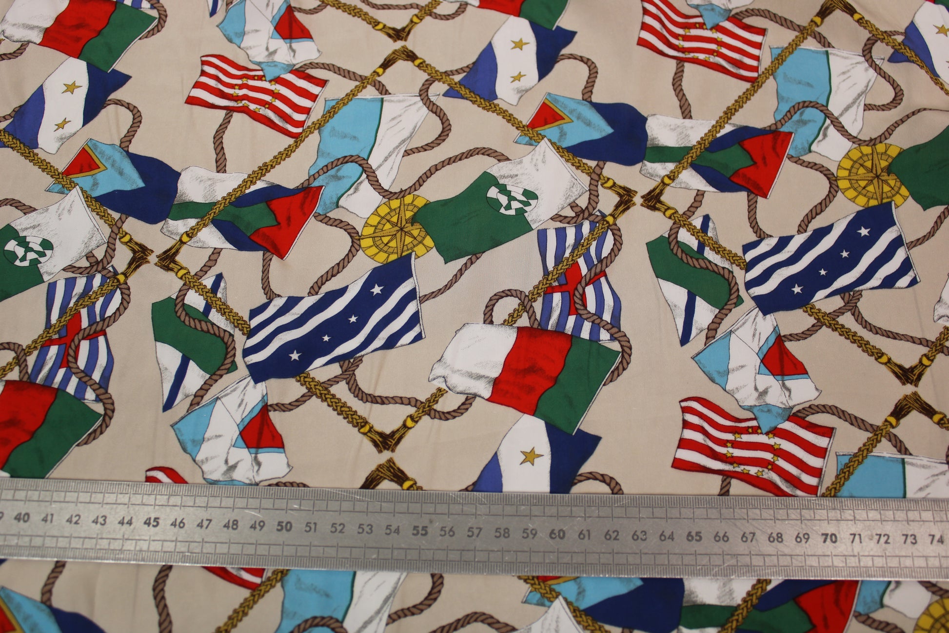 Tissu viscose - imprimé drapeau - multicolore - photo 4/4 | So Tissus