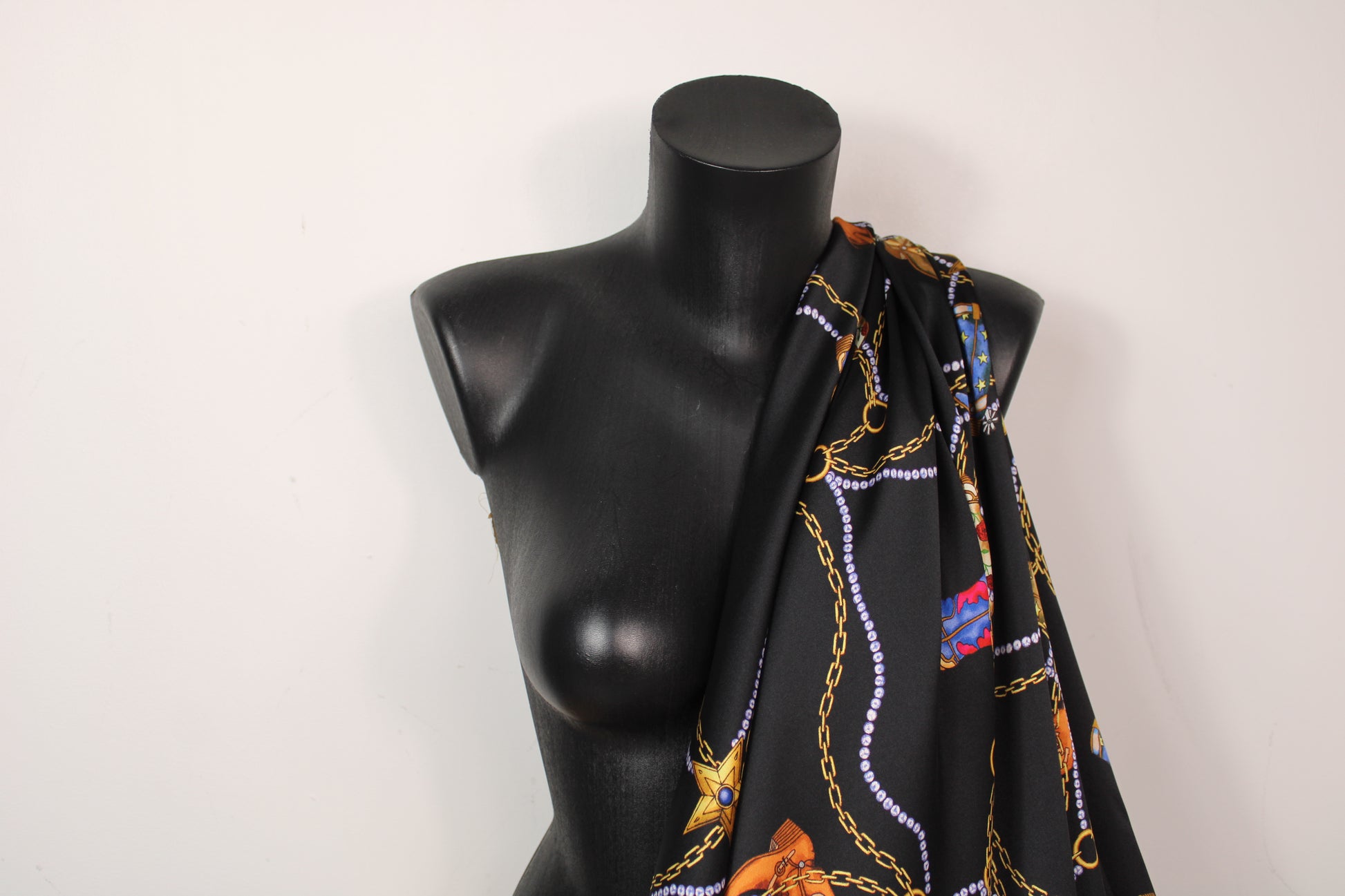 Tissu twill - imprimé santiags - noir et multicolore - photo 3/5 | So Tissus