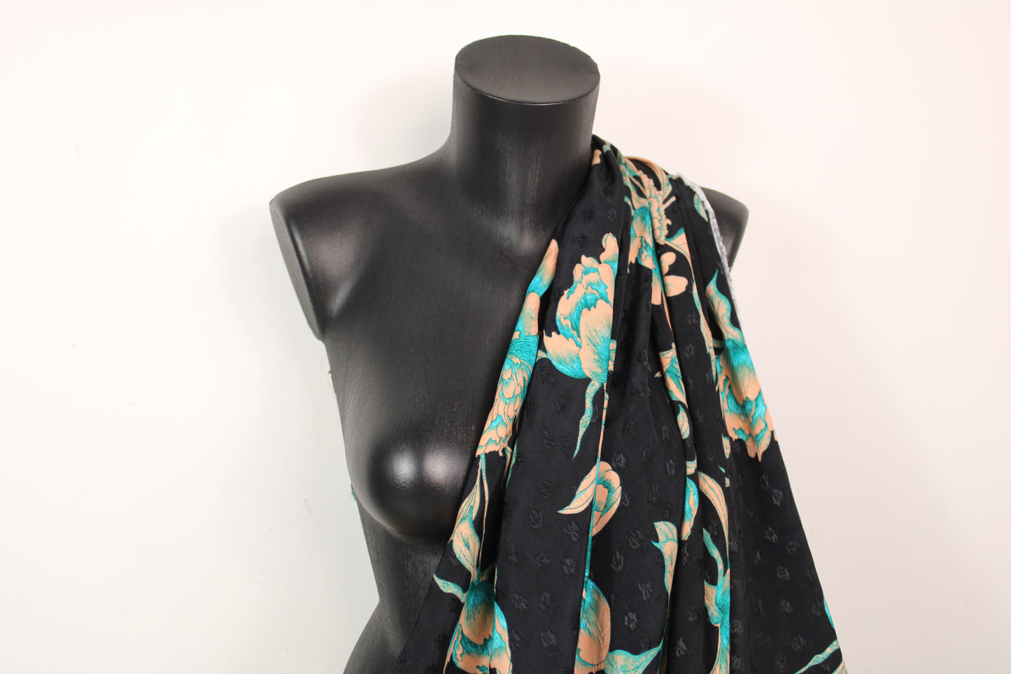 Tissu viscose - imprimé fleuri  - beige et turquoise - photo 3/5 | So Tissus