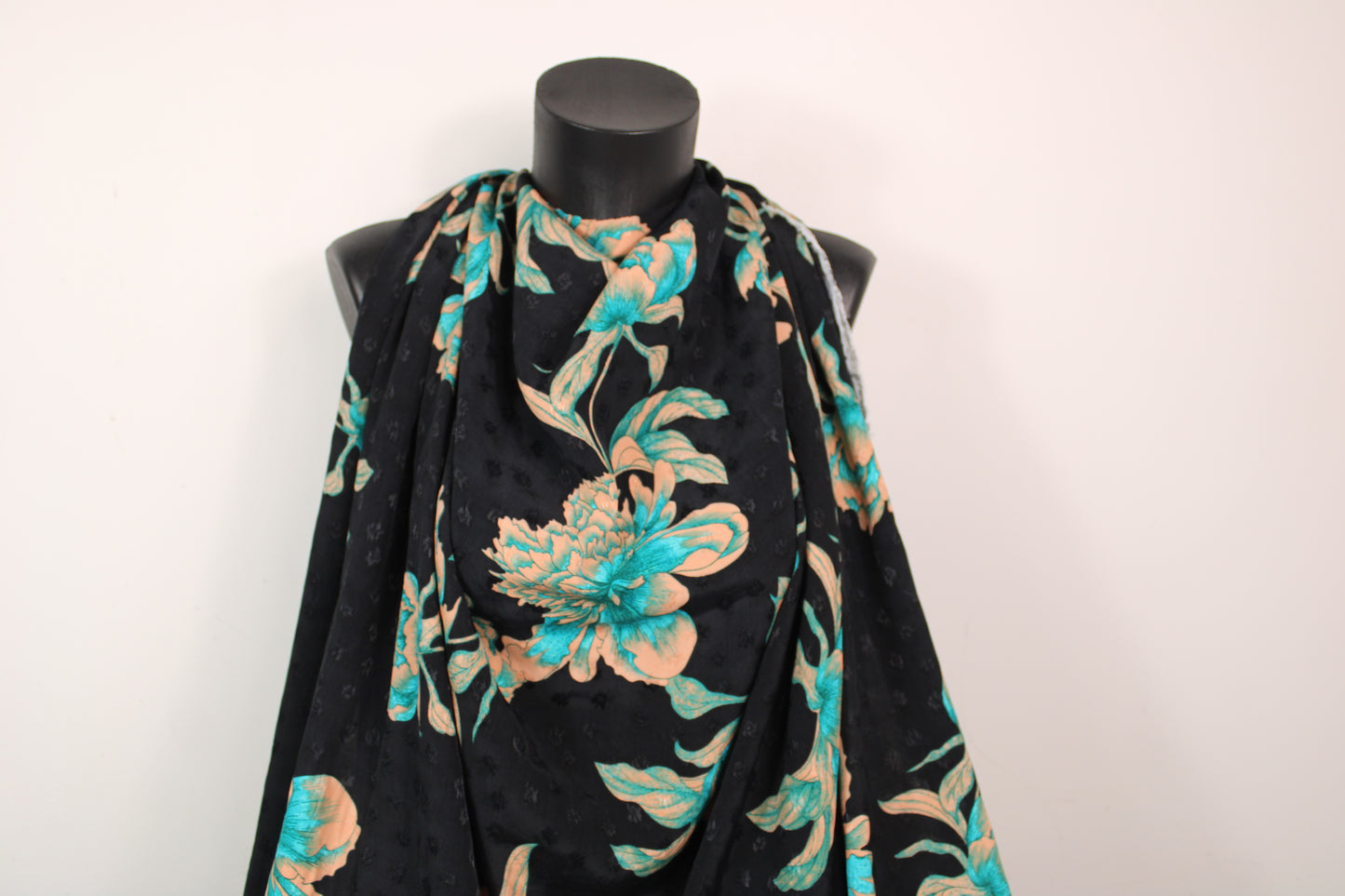 Tissu viscose - imprimé fleuri  - beige et turquoise - photo 4/5 | So Tissus