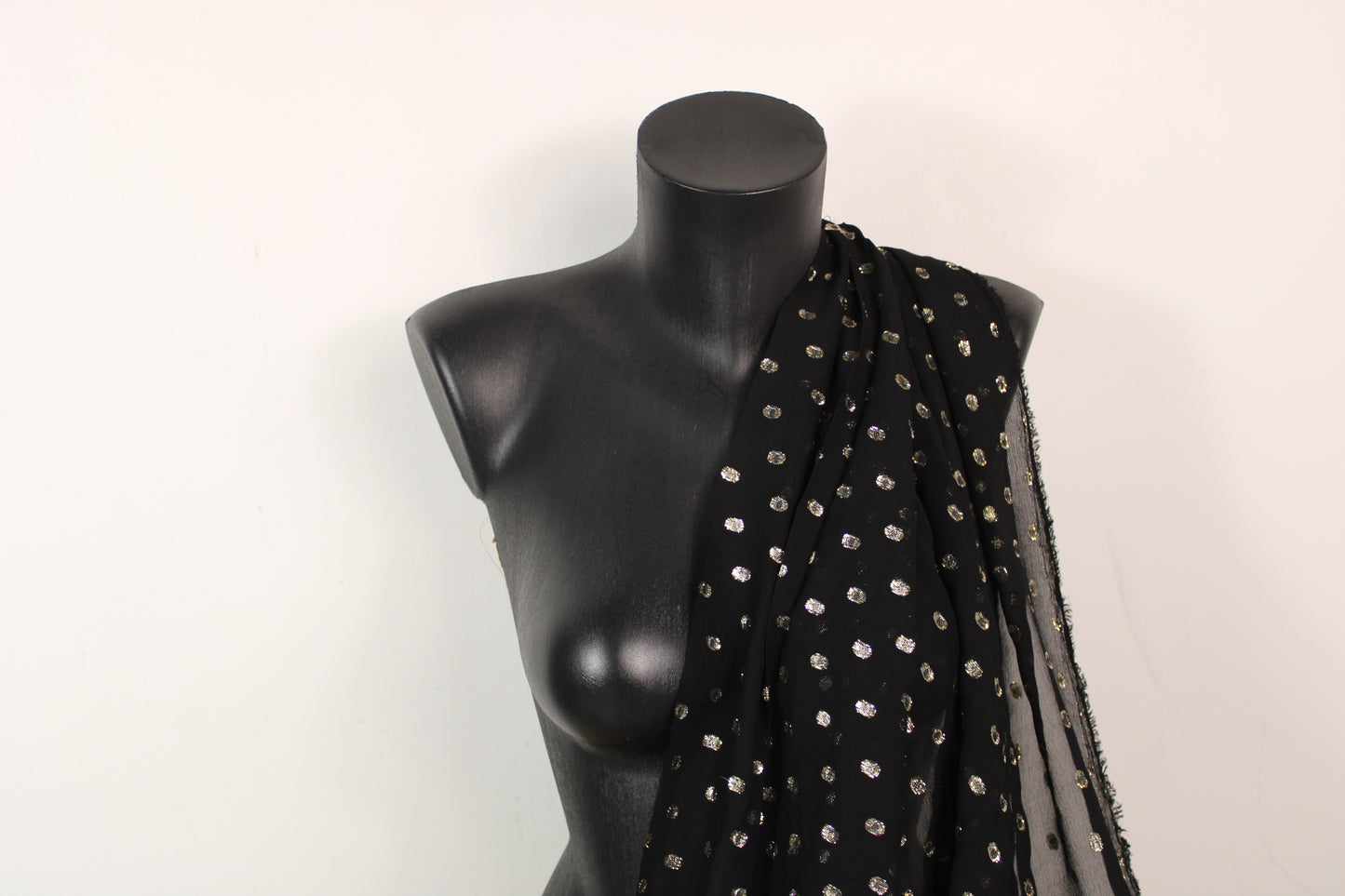Tissu voile de viscose - noir à pois doré - photo 3/5 | So Tissus
