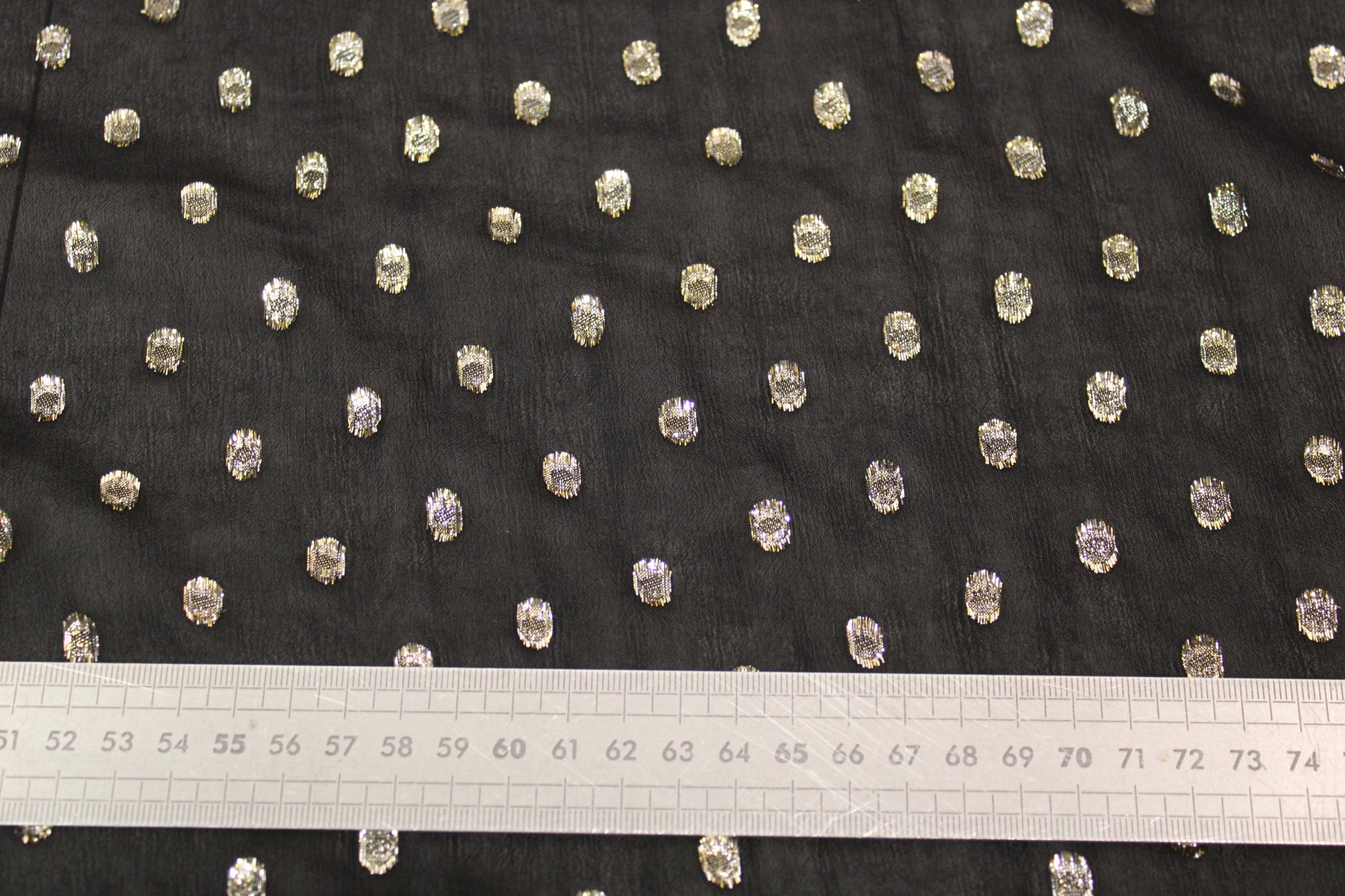 Tissu voile de viscose - noir à pois doré - photo 5/5 | So Tissus